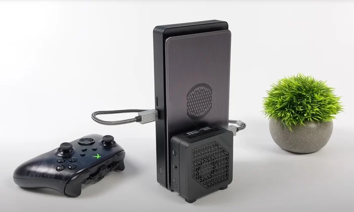 Modular Ryzen 6800U Radeon 7600M XT eGPU mini gaming PC