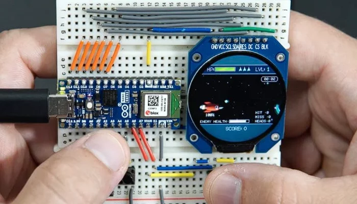 Arduino Nano ESP32 handheld console with round color display