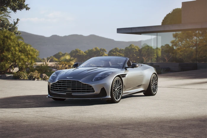 Aston Martin DB12 Volante unveiled (Video)