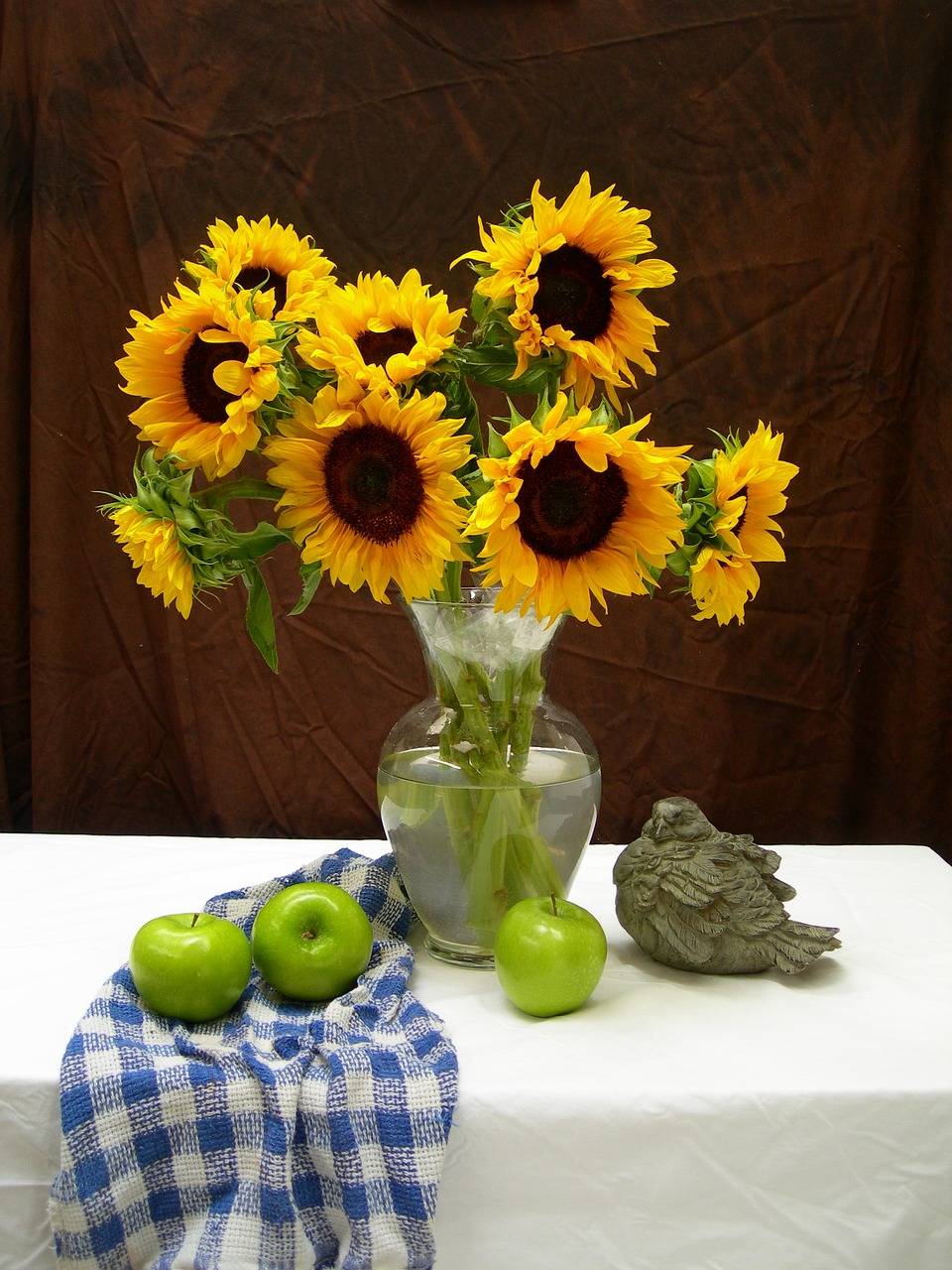 Bringing the Outdoors In: How Sunflower Bouquets Amplify Home Aesthetics