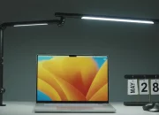 Shlight LED desk lamp featuring two rotating LED bars