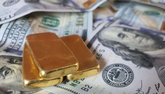 A Golden Opportunity: Is It Worth It to Invest in Gold (2023)