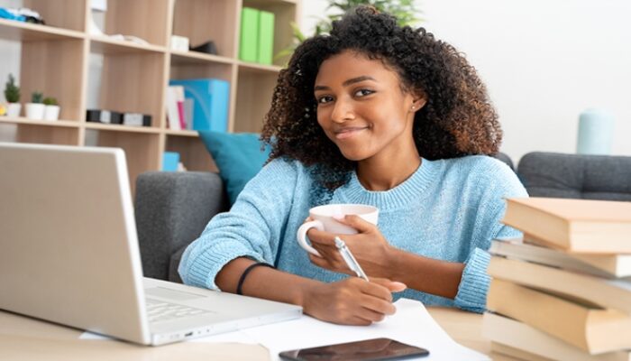 How to Become an Online Tutor