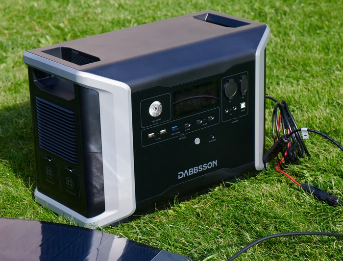 Dabbsson DBS2300 solar charging ports