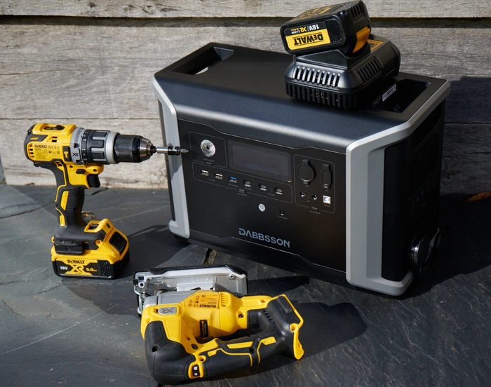 Dabbsson DBS2300 charging power tools