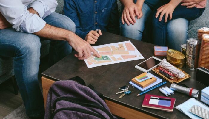 Understanding the Essentials of a Home Emergency Kit for Blackouts and Natural Disasters