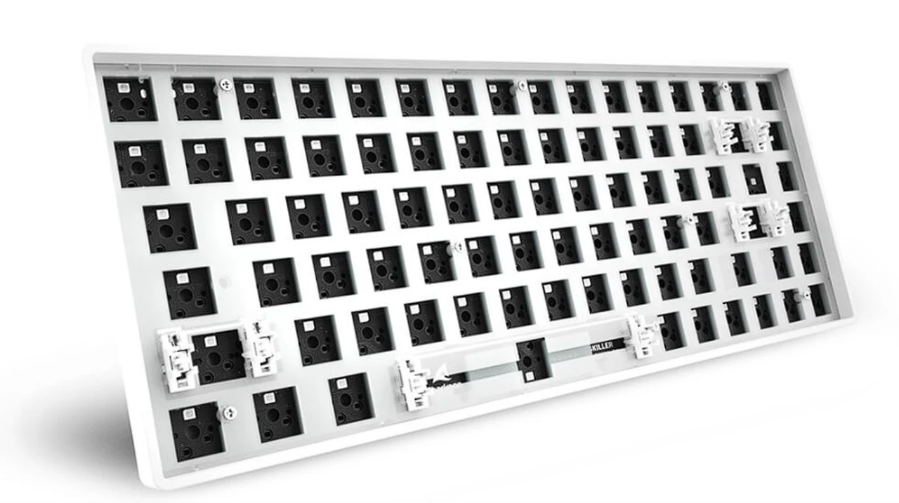 Sharkoon SKILLER SGK50 barebone keyboard