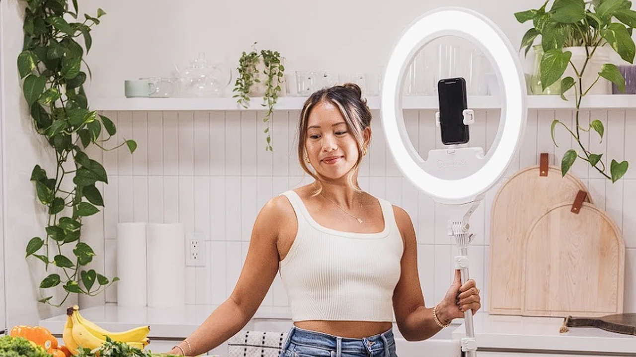 Lume Cube Ring Light Pro wireless phone lighting system