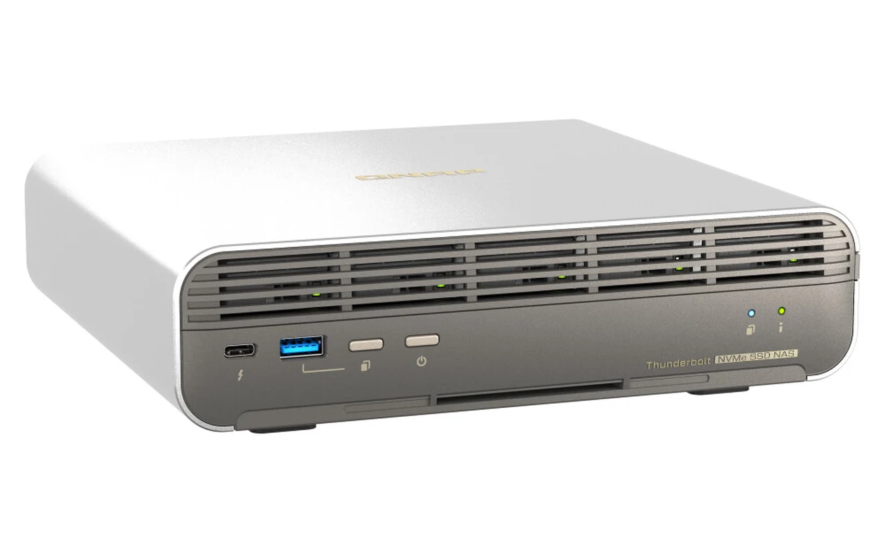 QNAP TBS-h574TX Thunderbolt 4 all-flash NAS Book