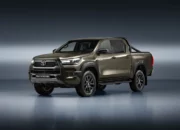 Toyota Hilux Hybrid 48V unveiled