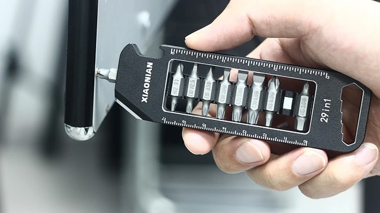 VersaTool EDC multitool complete with bit storage