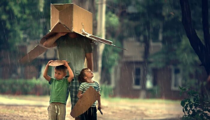 Moving in the Rain: 6 Helpful Tips for a Secure and Dry Move