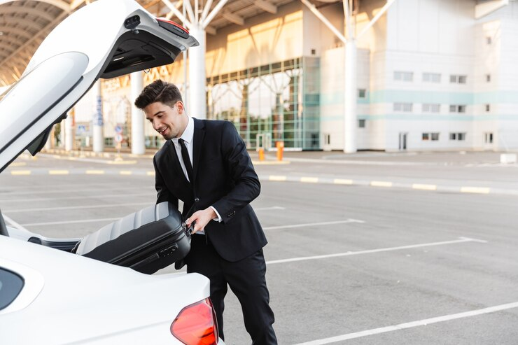 Personalized Touch: LAX Airport Chauffeur Services Explored