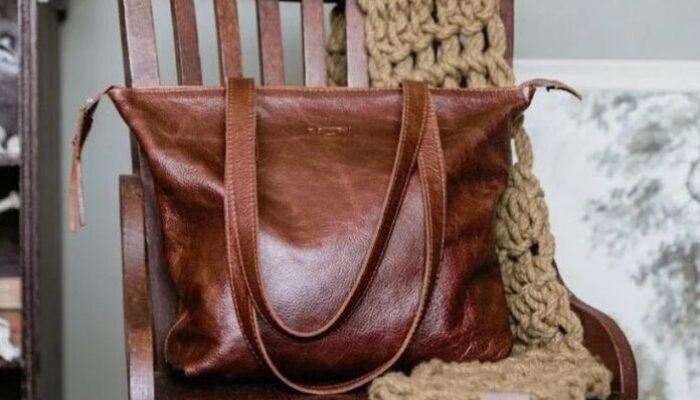 The Transparent Supply Chain of Leather Tote Bags That Make a Difference