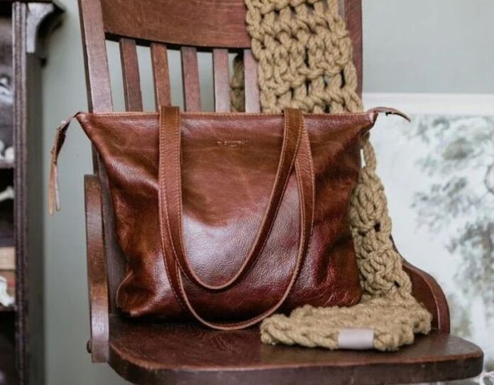 The Transparent Supply Chain of Leather Tote Bags That Make a Difference